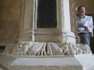Tom and the font monsters